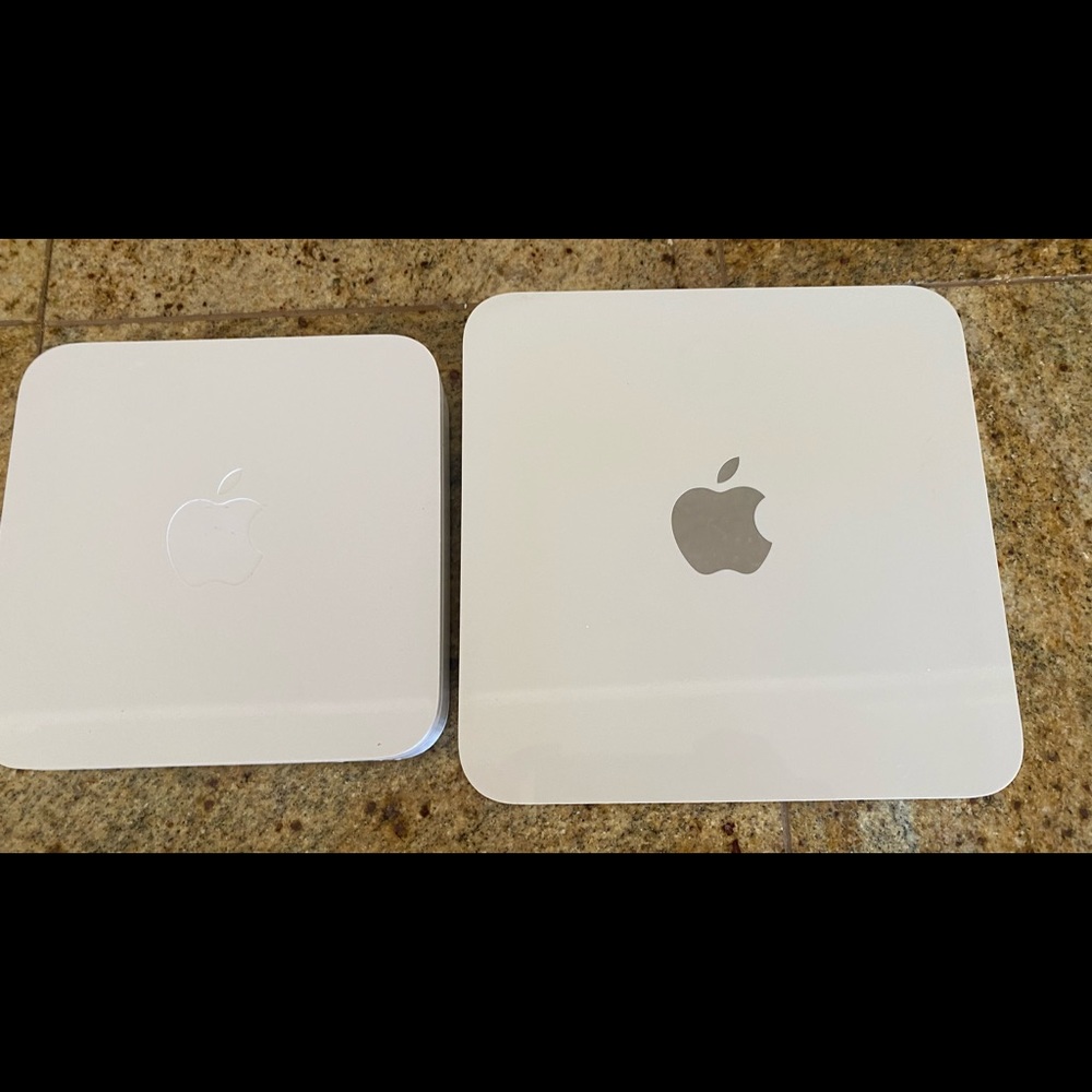 Apple A1408 Airport Extreme Base Station 5th
Gen WirelessRouter and